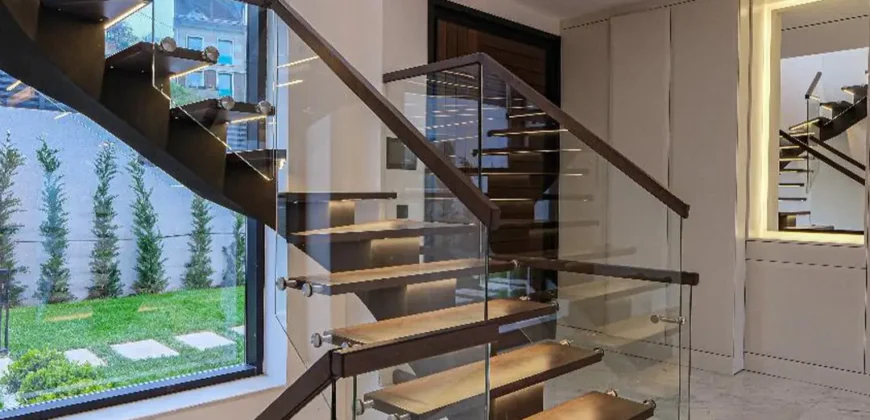 i-255 / Zekeriyaköy villa